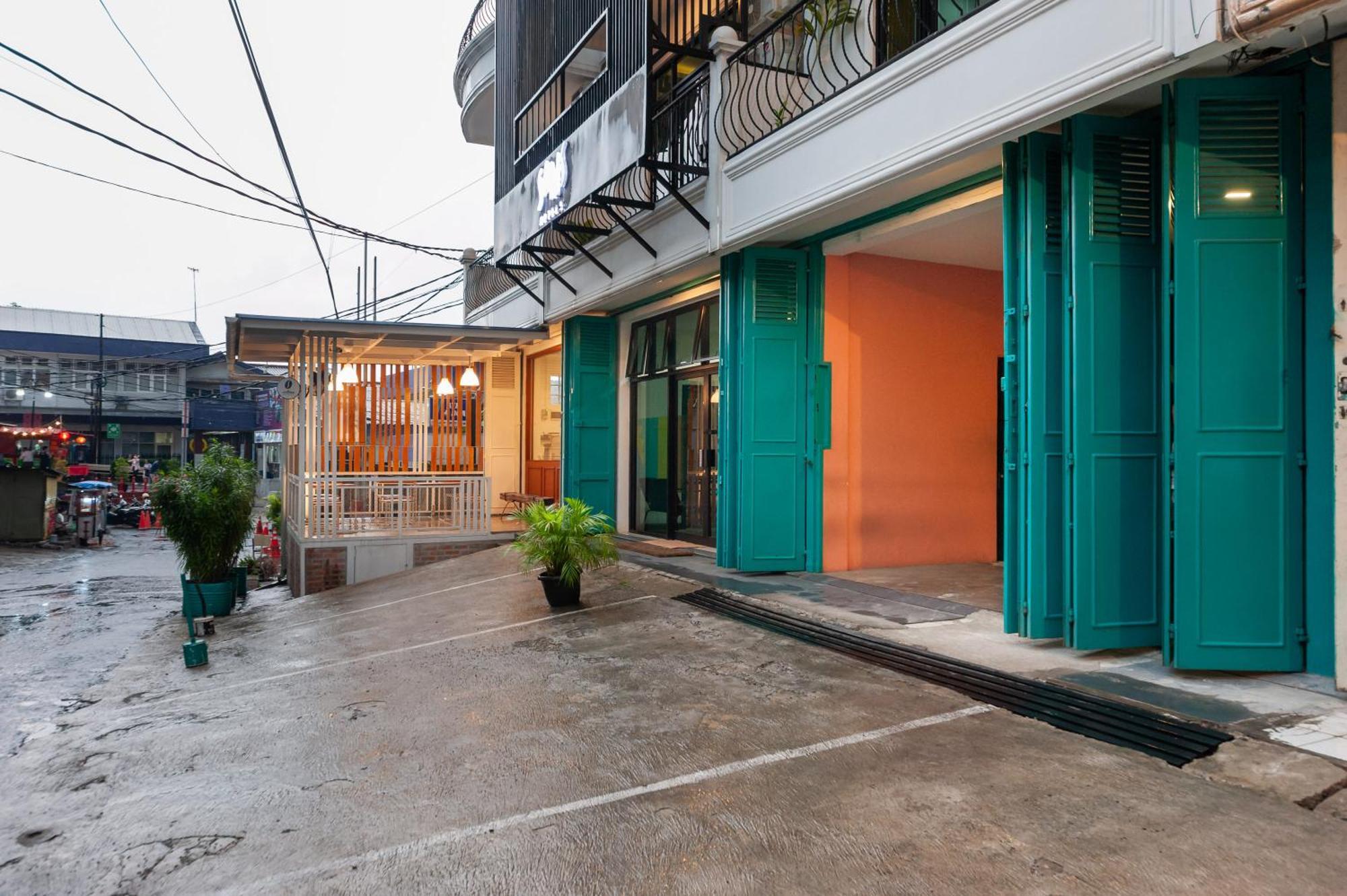 Sans Hotel Suryakencana Bogor Exterior photo